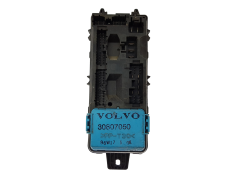 Caixa de fusíveis Volvo 30807016 30807050