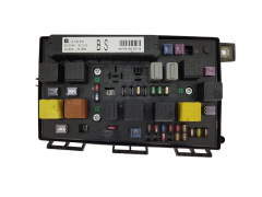 Caixa de fusíveis 13145039 5DK008668-30 Opel GM Hella