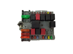 Caixa de fusíveis Fiat 51775688 0051775688057657 19879