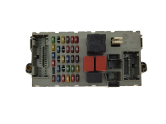 Caixa de fusíveis Fiat 46774357 NPL 46552681 CPL Delphi 20551