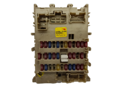 Caixa de fusíveis Nissan 243505M300