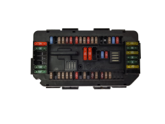 Caixa de fusíveis 6114 V7 9337879 01 19451.000.001 BMW