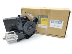Motor do regulador de janela Direito Traseira Original Renault Scenic 3 827303178R