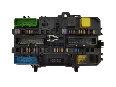 Caixa de fusíveis 13145021 5DK008669-70 Opel GM Hella