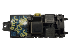 Caixa de fusíveis Mitsubishi MR31828