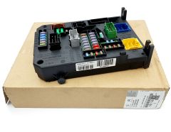 Caixa de fusíveis Original Citroen Peugeot C4 Picasso 1611428080
