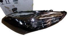 Farol Xenon Esquerdo Novo Original 260607771R Renault Megane 3 Farol Xenon Esquerdo Novo Original 260607771R Renault Megane 3