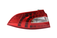 Farol Traseira Esquerda Fazer Skoda Superb 2 3TD945095 89450882102 DPA